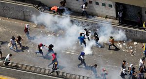 manifestation au Venezuela, 9O morts. Le Vénezuela qui ose donner des leçons à la France!